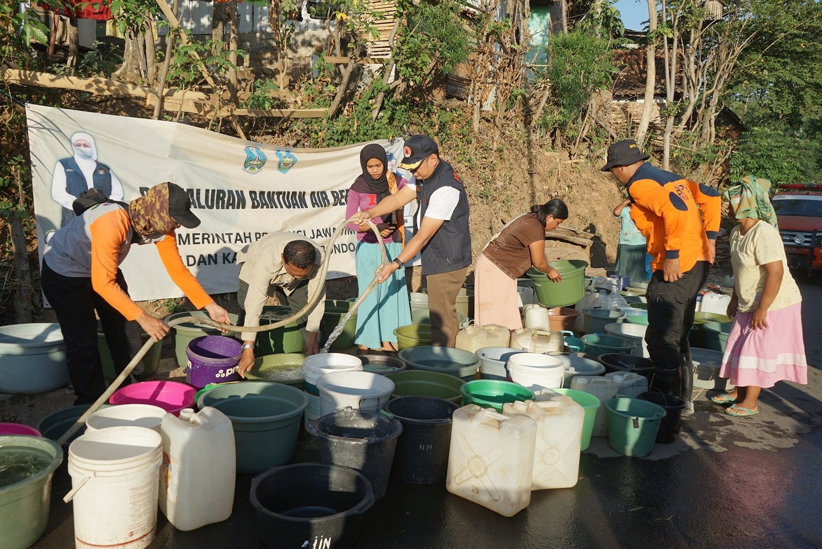 BPBD Nagan Raya Sigap Distribusikan Air Bersih Korban Banjir