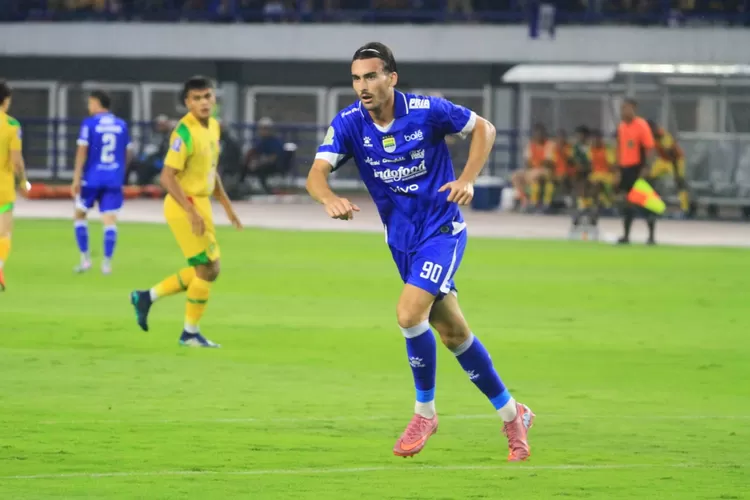 Kemenangan Persib: Gol Andrew Jung Dorong Tim ke Peringkat Tiga