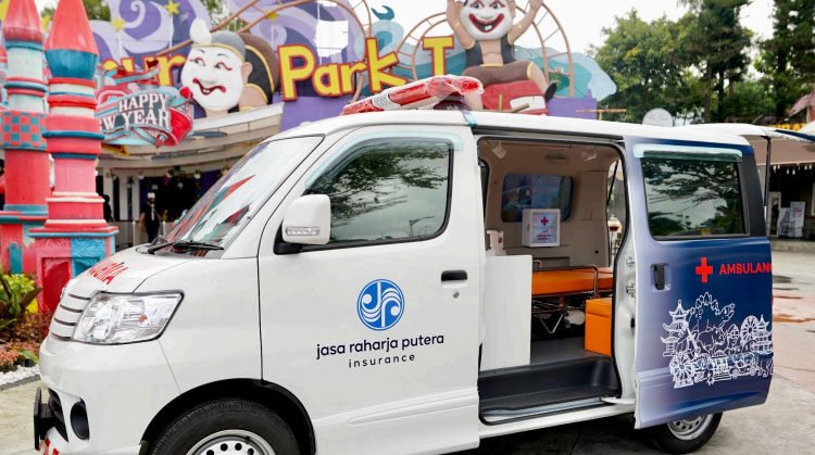 Jasa Raharja Donasikan Ambulans ke Jatim Park Group untuk Pelayanan Publik dan Wisatawan