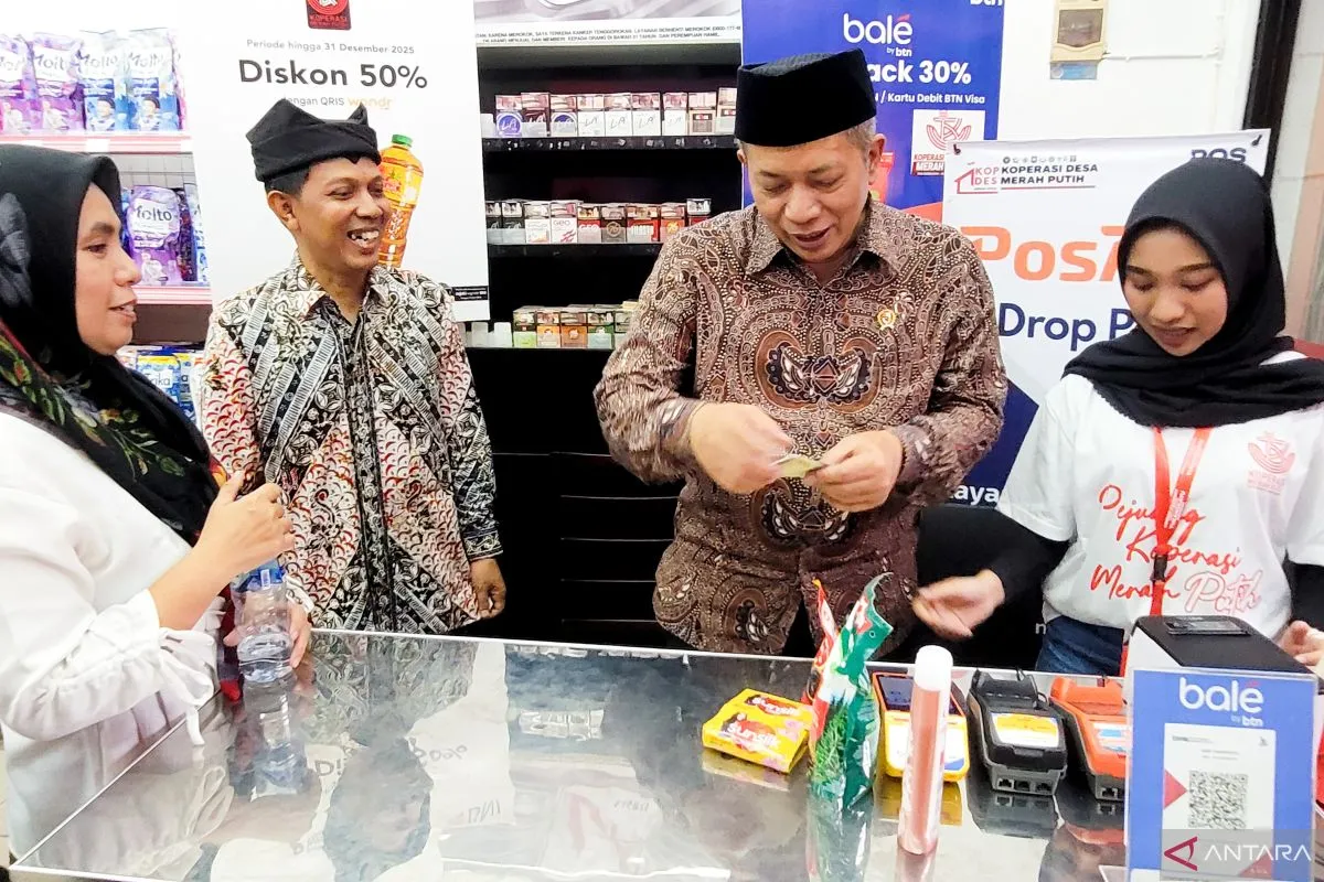 Kemenkop Bantu UMKM Banyuwangi Promosikan Produk di Kopdes Merah Putih