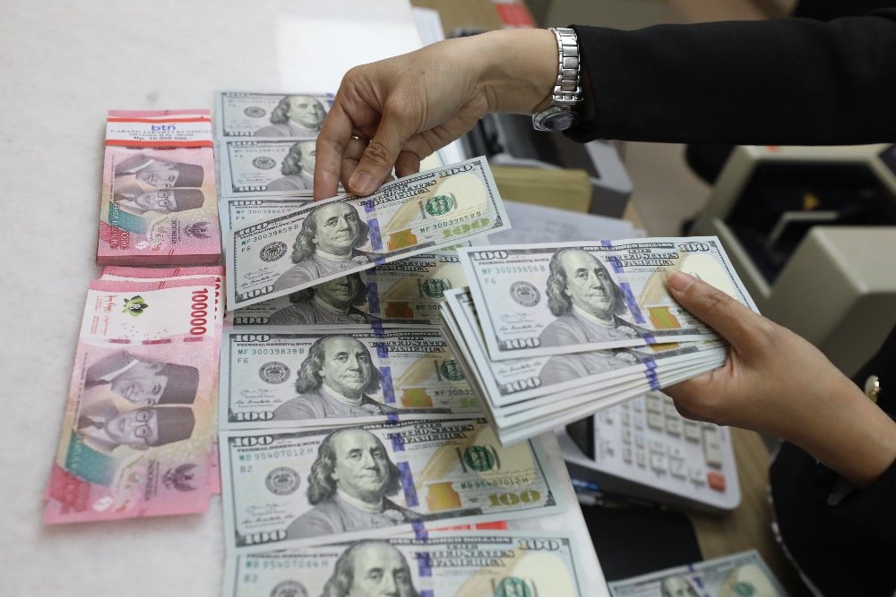Dolar AS Menguat, Rupiah Alami Tekanan di Pasar