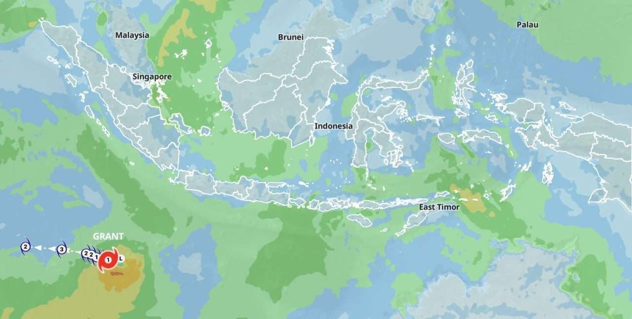 BMKG Deteksi Gelombang Tinggi di Pesisir Selatan Akibat Siklon Grant