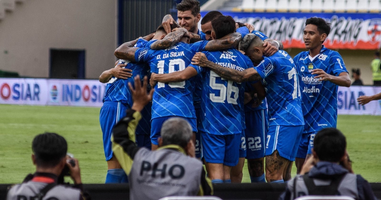 Persib Bandung Naik ke Puncak Klasemen Usai Tekuk PSM Makassar 1-0