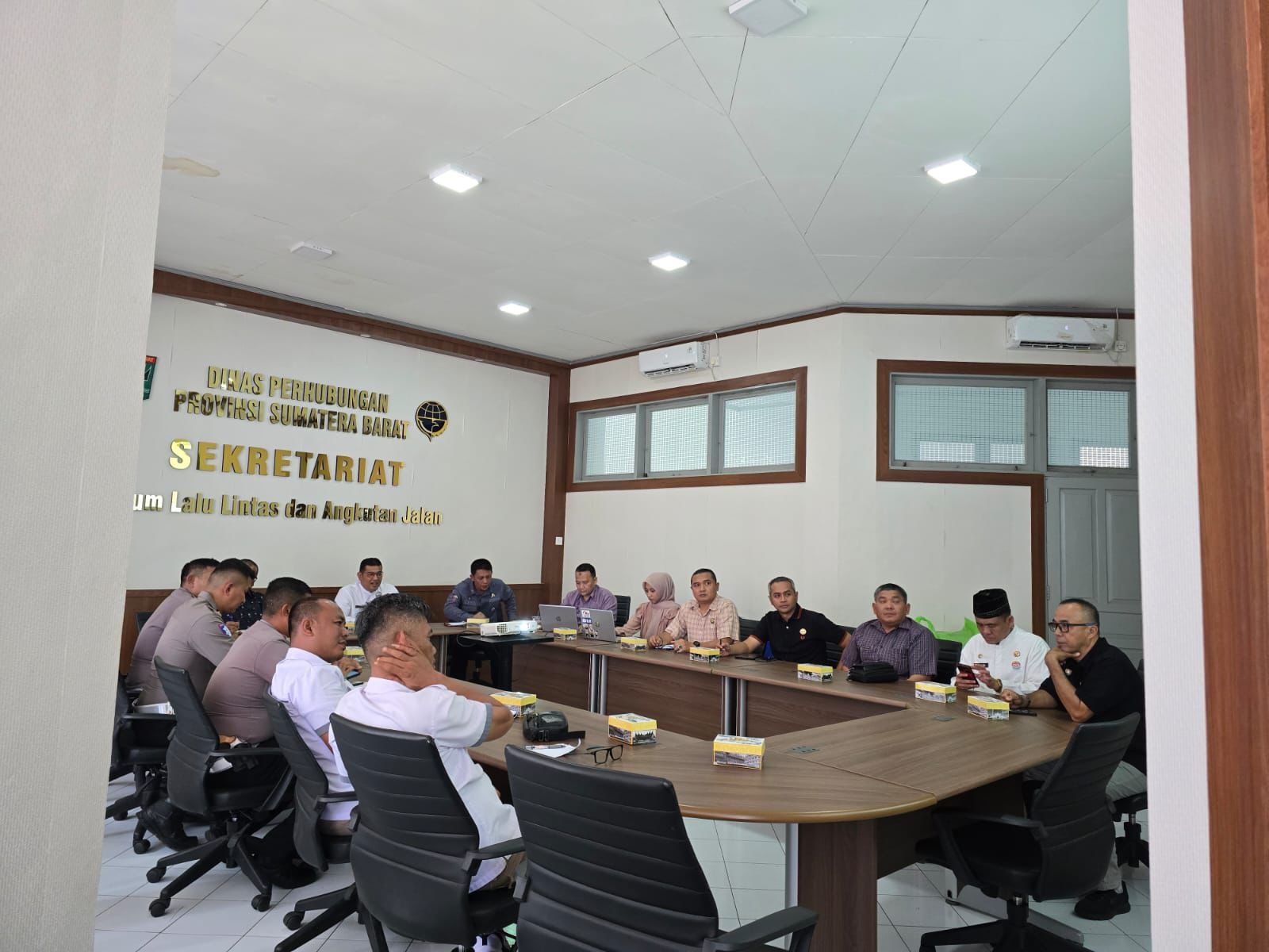 Jasa Raharja Sumatera Barat Hadiri Rapat FLLAJ Sumbar Bahas Evaluasi Pembatasan Angkutan Barang di Jalur Sitinjau Lauik