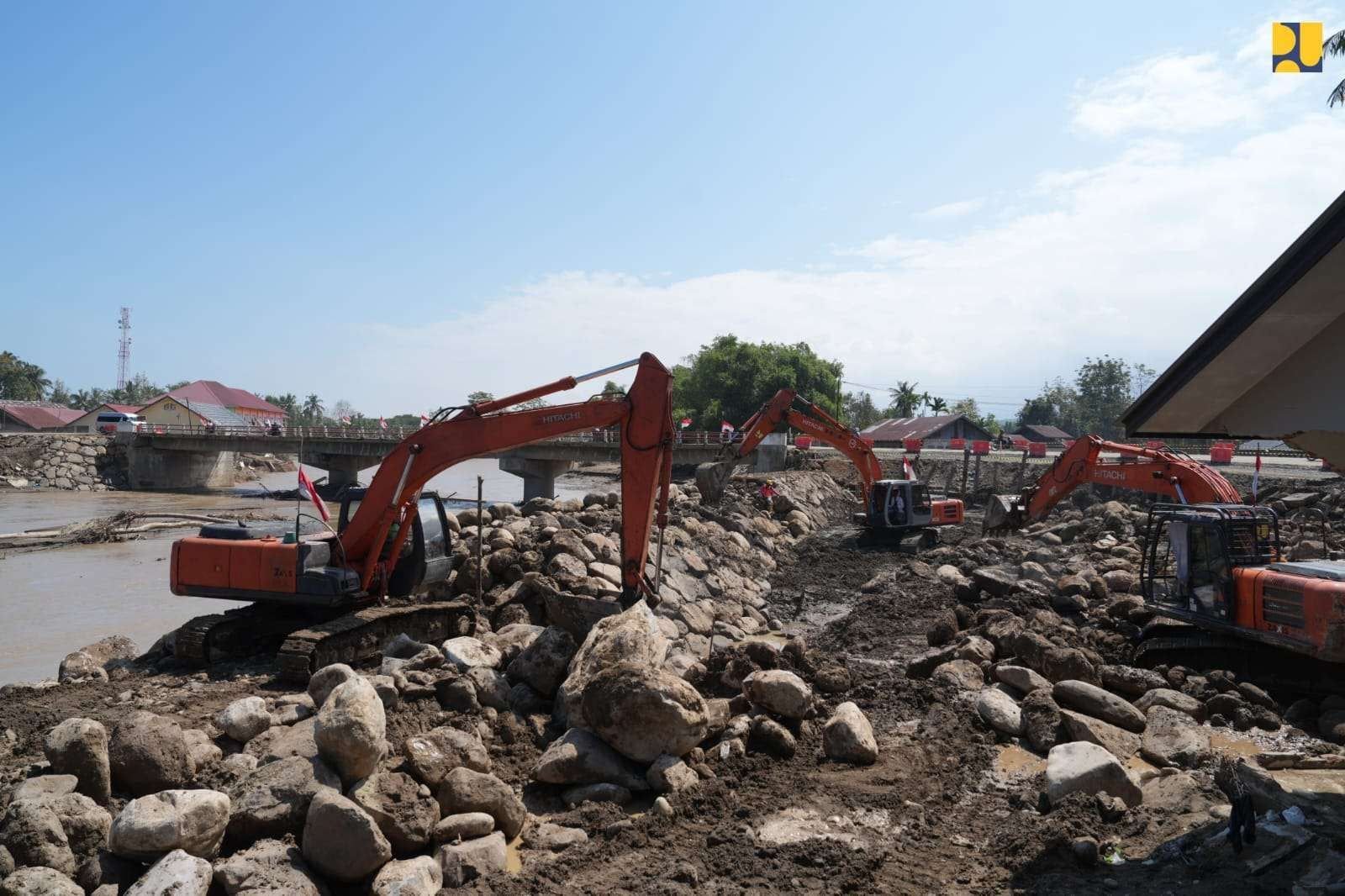 Kementerian PU Mulai Perbaikan Infrastruktur Muara Sungai di Sumatra Pasca-Bencana