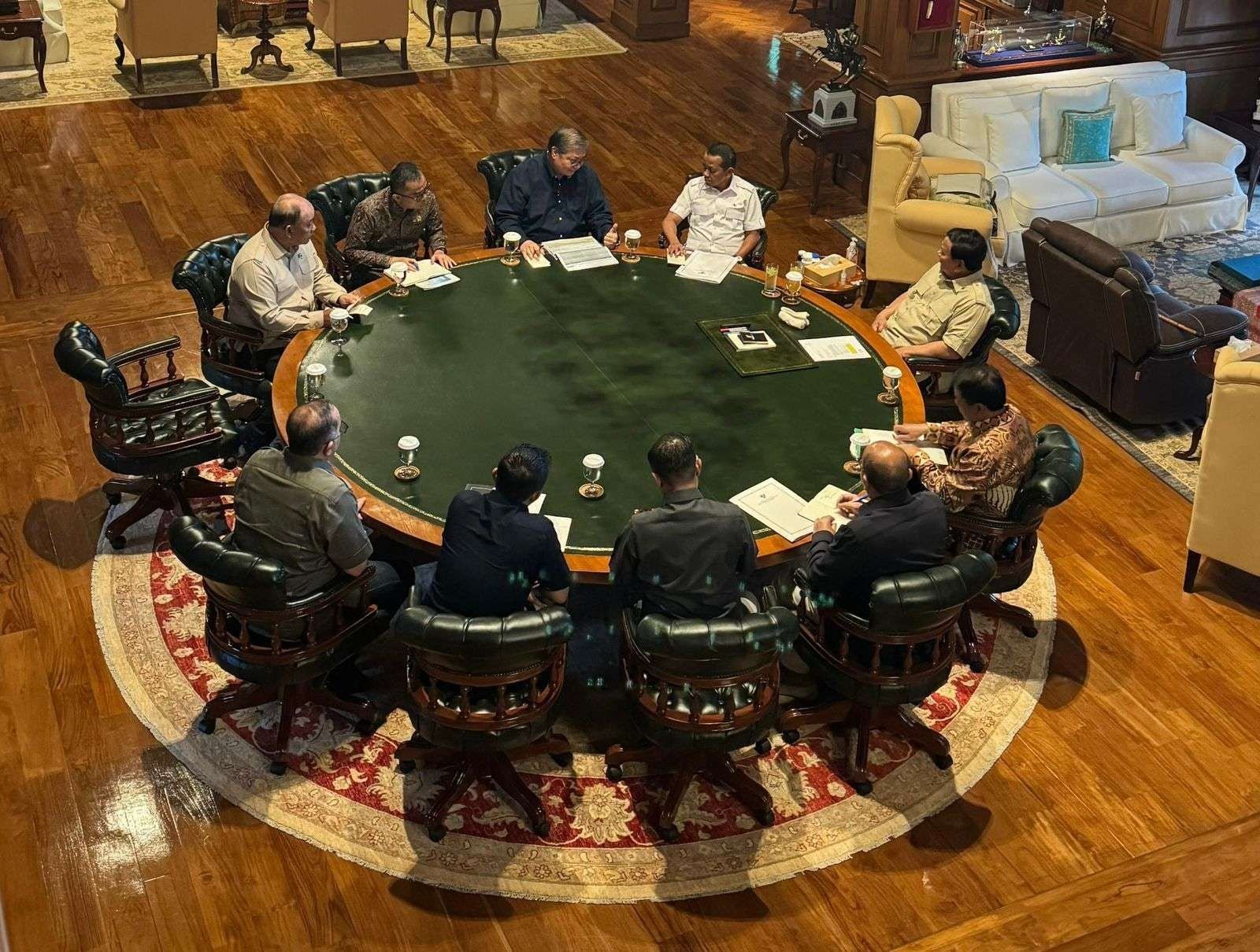 Presiden Prabowo Bahas Langkah Strategis Penguatan Industri Nasional di Hambalang