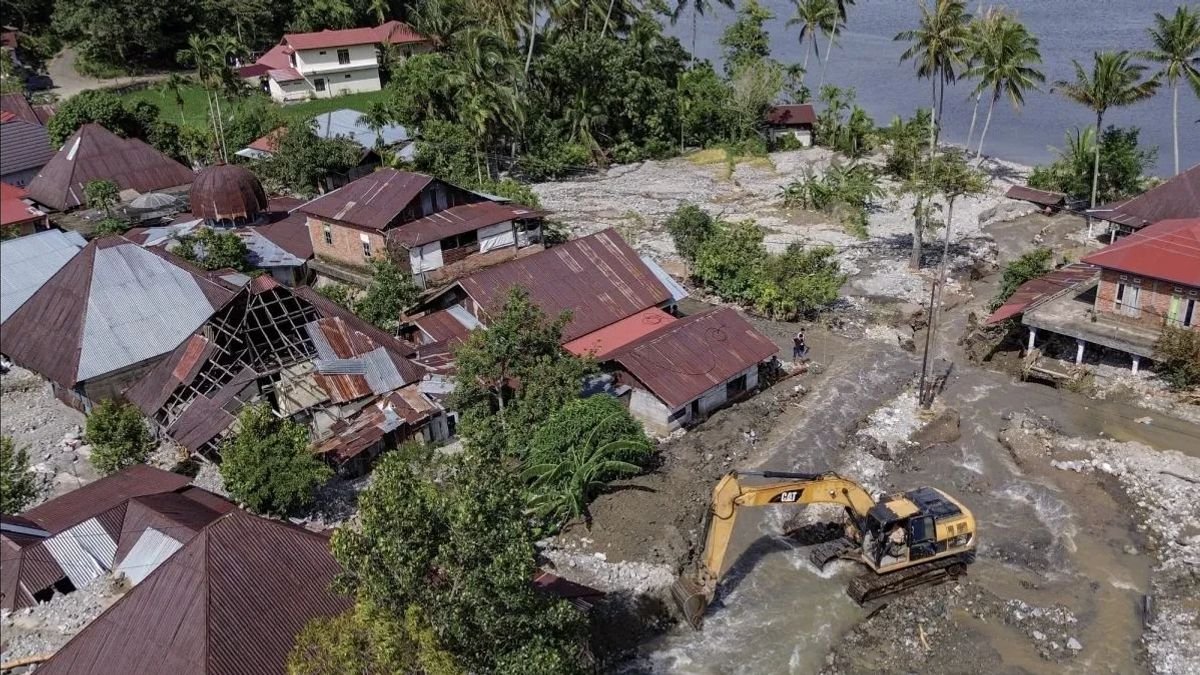 Pemerintah Salurkan Bantuan Dana Perbaikan Rumah Korban Bencana di Sumatra