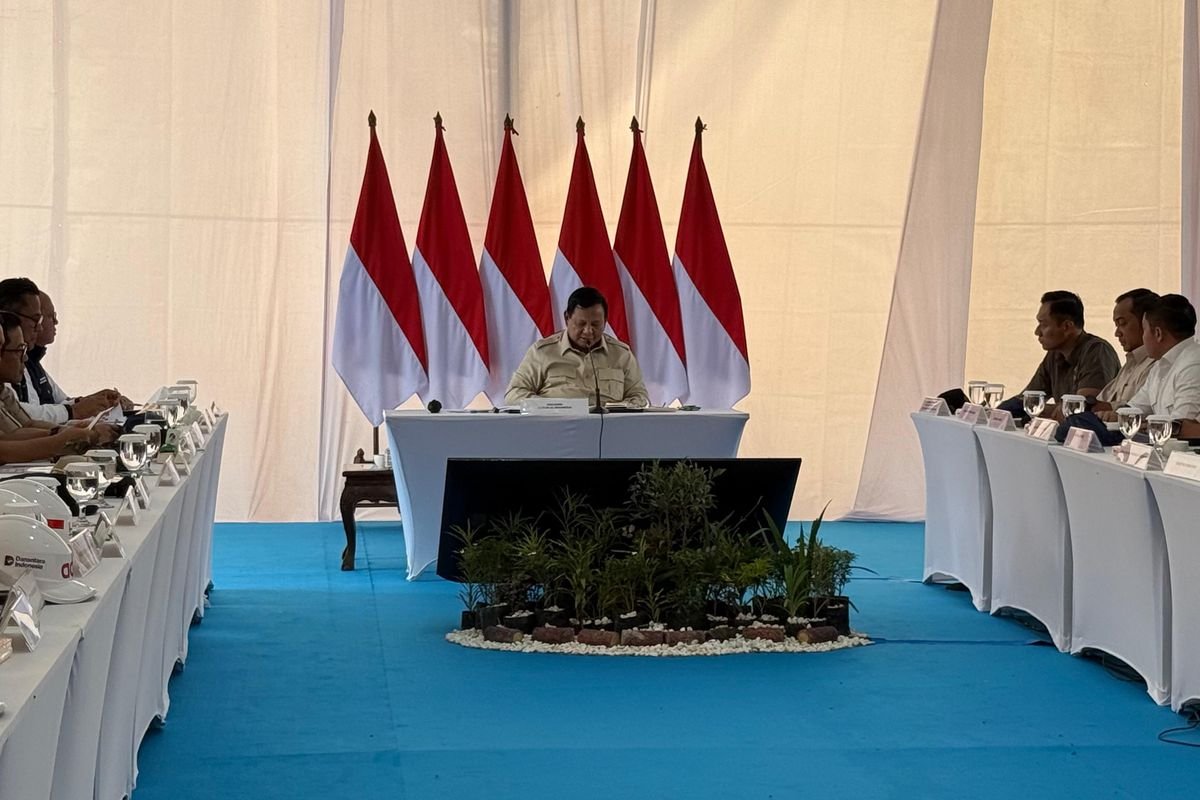 Percepat Pemulihan Aceh, Seskab Dampingi Presiden Bahas Kesiapan 600 Rumah Layak Huni