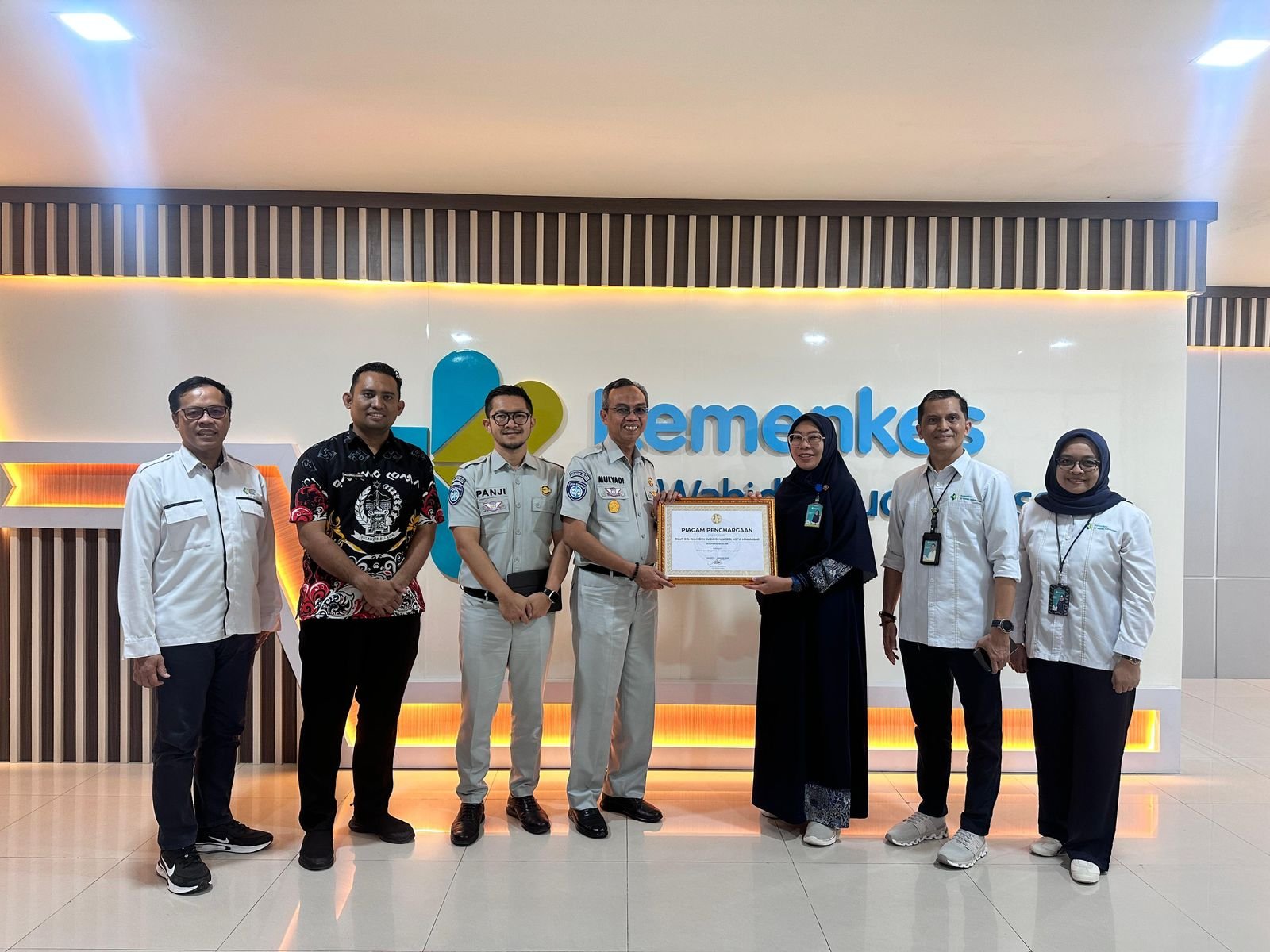 Sinergi Pelayanan Prima, Jasa Raharja Sulsel Serahkan Penghargaan Nasional Quantum Claim Speed Award ke RSUP Wahidin