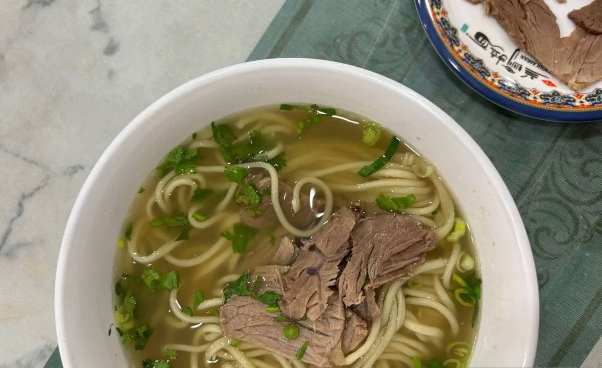 Menjelajah Kawasan Pecinan Glodok: Daftar Kuliner Halal yang Aman dan Lezat