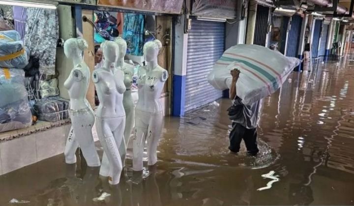 Dampak Luapan Sungai, Banjir di Cipulir Jakarta Selatan Capai 1,4 Meter
