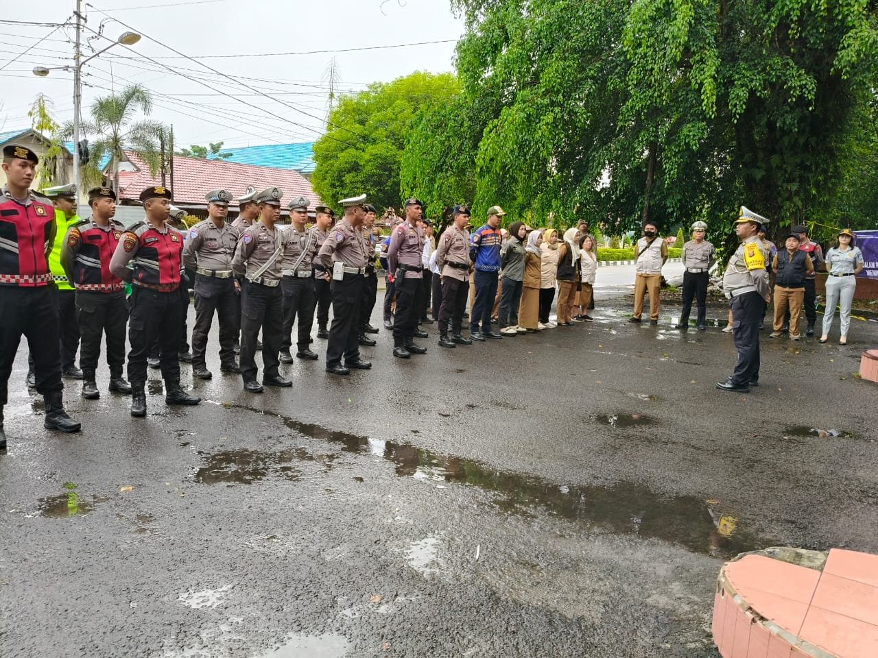 Operasi Gabungan di Stadion Sanaman Mantikei, Jasa Raharja Kalteng Ingatkan Tertib Pajak dan Keselamatan