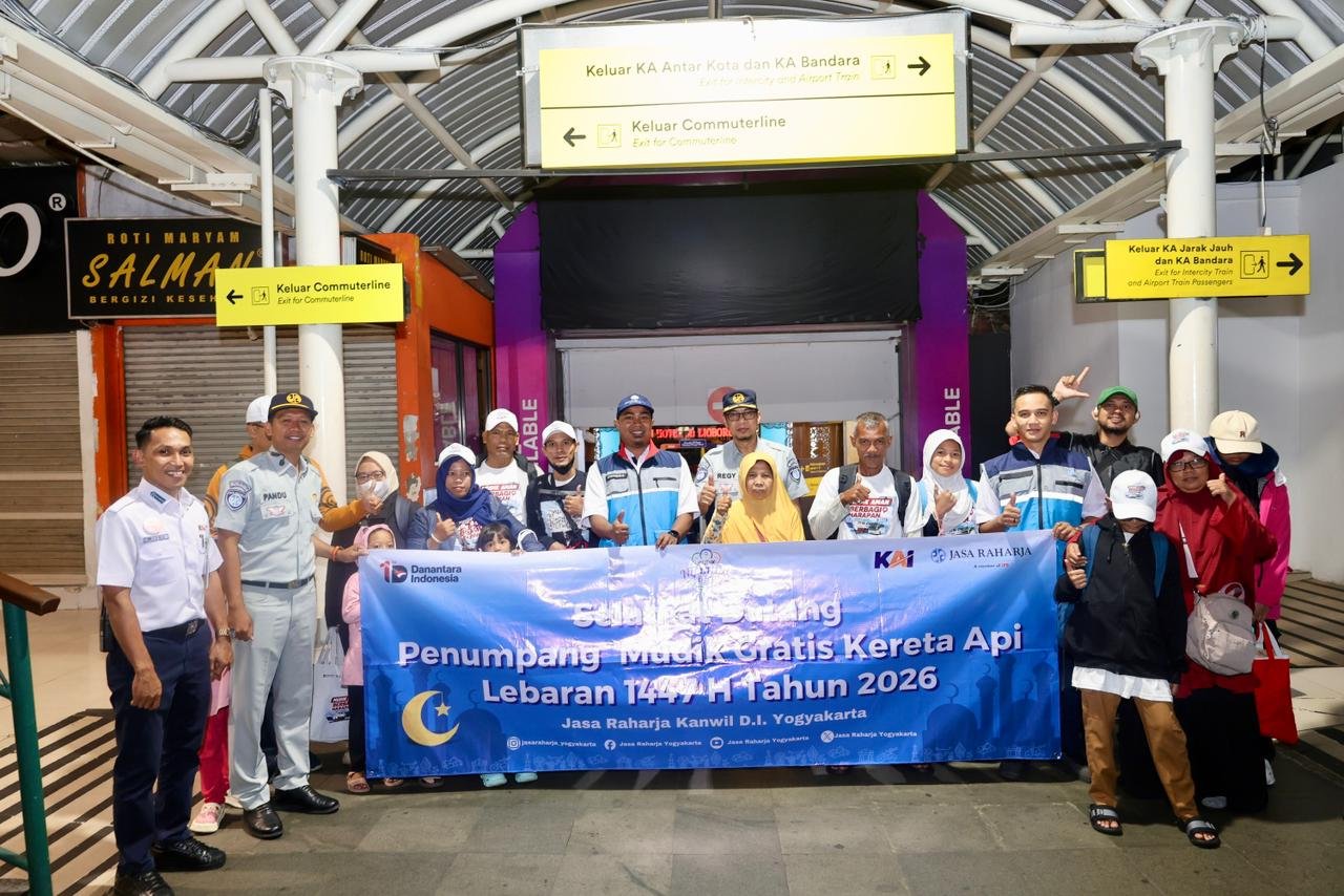 Siaga Arus Mudik, Jasa Raharja DIY Monitoring Kedatangan Pemudik di Stasiun Tugu 