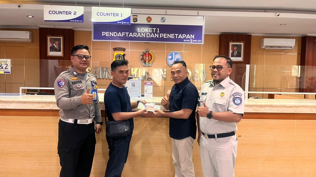 Peringati Hari Jadi DIY ke-271, Samsat Kulon Progo Apresiasi Wajib Pajak Taat dengan Voucher Belanja