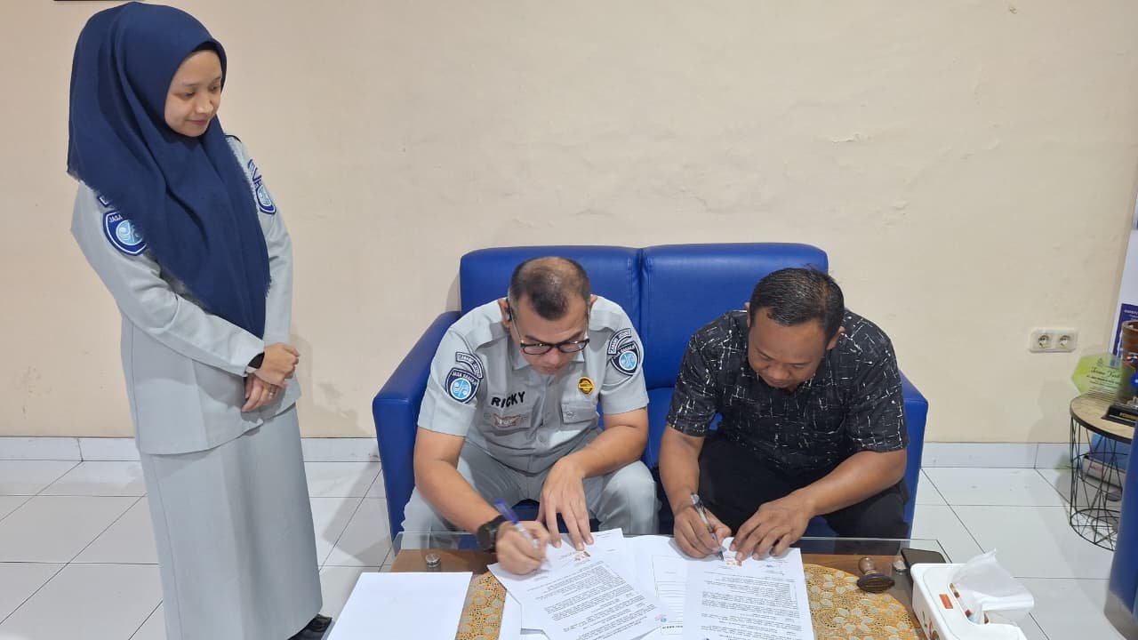 Jasa Raharja Cabang Pekalongan Serahkan Hibah Posyanter Idul Fitri 1447 H kepada Polres Tegal dan Polres Brebes
