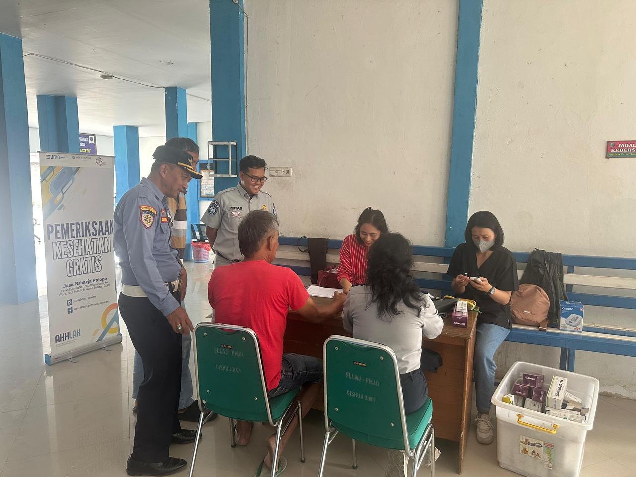 Jelang Idul Fitri, Jasa Raharja Palopo Gelar Pemeriksaan Kesehatan Gratis Bagi Sopir dan Penumpang di Terminal Makale
