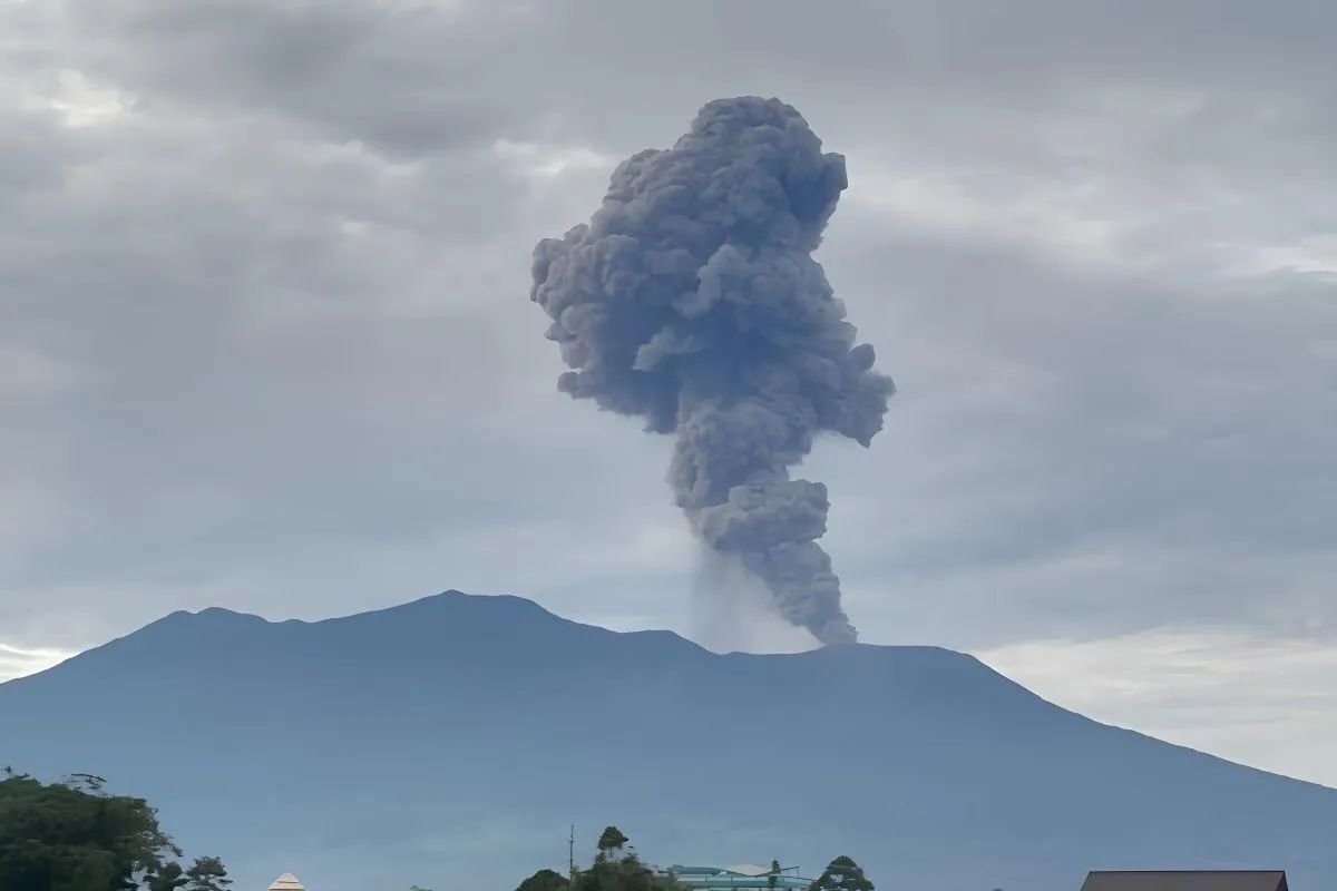 Erupsi Gunung Marapi Selasa 3 Maret 2026: Terjadi Dini Hari dengan Status Waspada