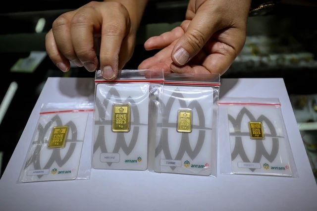 Emas Antam Anjlok Rp77.000 Per Gram di Tengah Fluktuasi Global, Ini Daftar Harganya