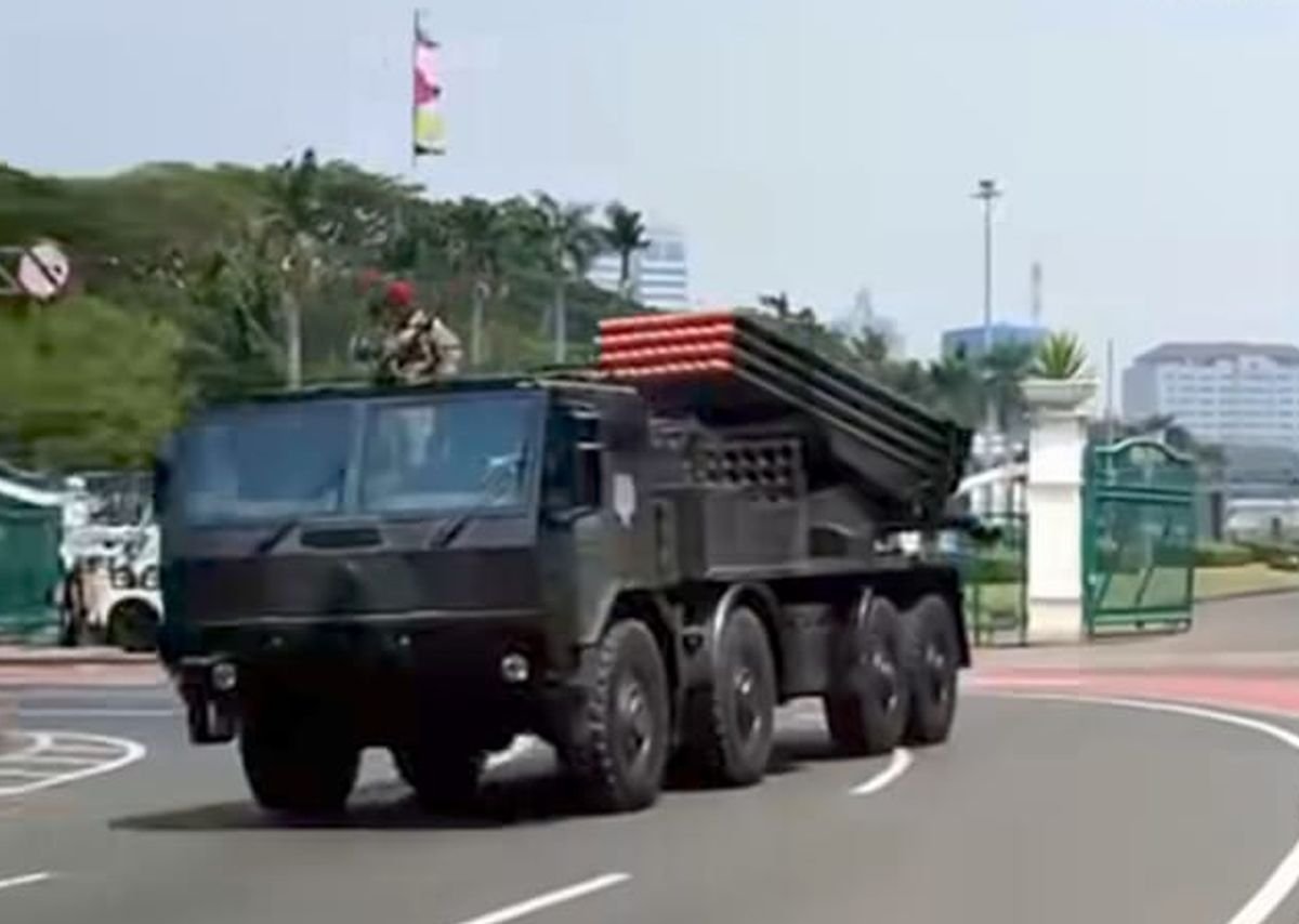 Viral! Isu Siaga 1 Mencuat, Bappisus Beri Penjelasan Soal Konvoi TNI di Kawasan Monas