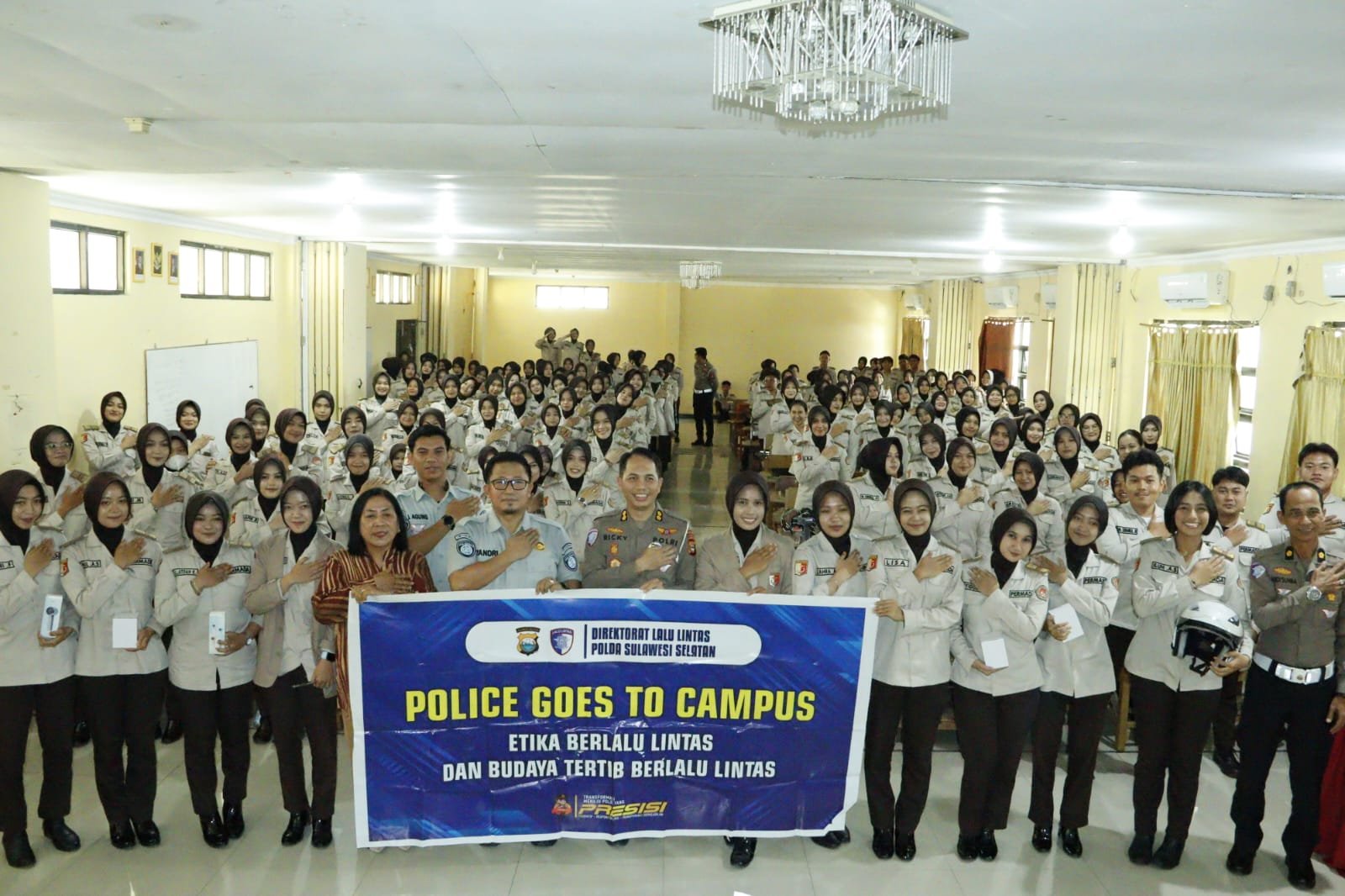 Jasa Raharja dan Ditlantas Polda Sulsel Edukasi Keselamatan Berkendara Mahasiswa AKPER Mappa Oudang Makassar