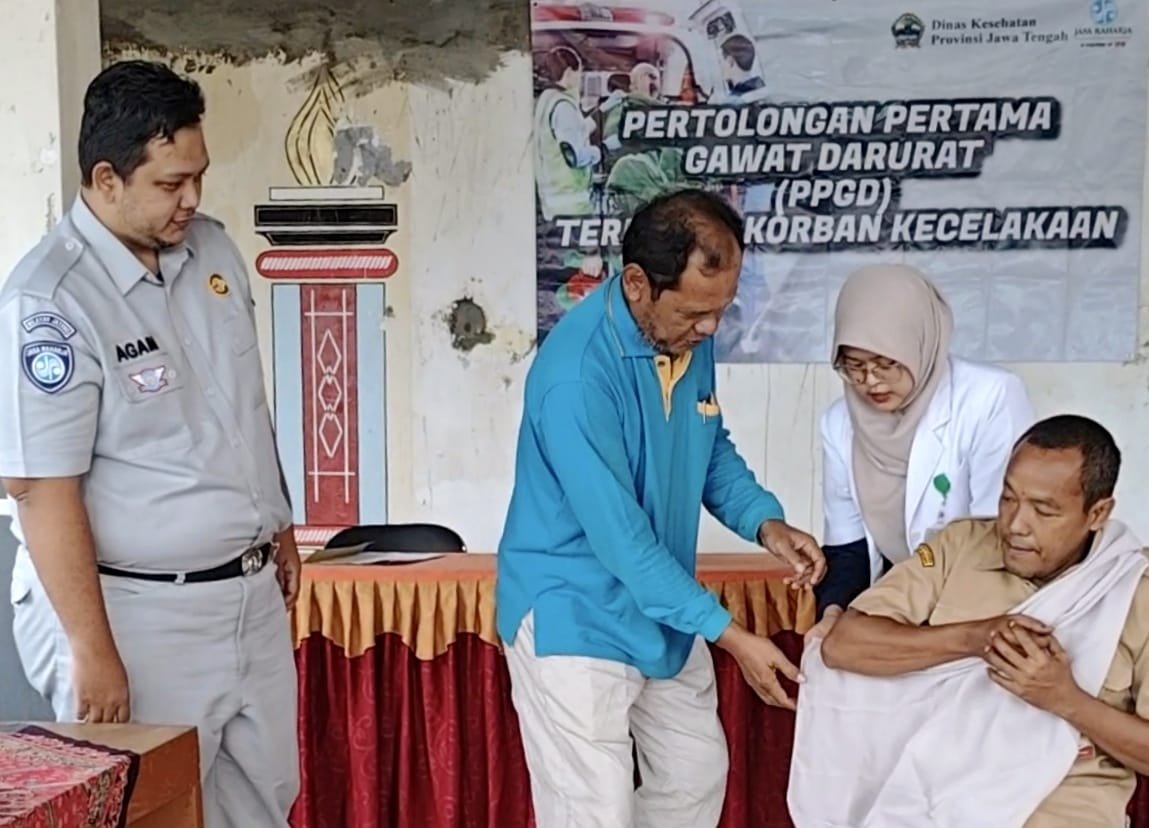 Jasa Raharja Wangon Menggelar Kegiatan Pertolongan Pertama Gawat Darurat dan Perangkat Desa Peduli Lalu Lintas di Cilacap