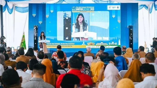 Kemkomdigi Targetkan 1.000 Titik Kampung Internet Baru hingga ke Pelosok Desa