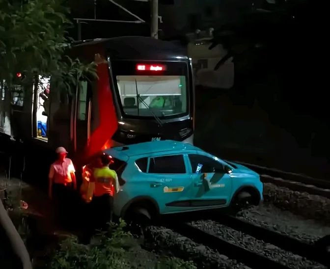 Klarifikasi Taksi Green SM Terkait Insiden Maut Kereta Bekasi