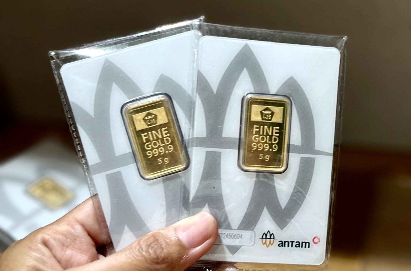 Harga Emas Antam Turun Rp16.000, Kini Rp2,809 Juta per Gram
