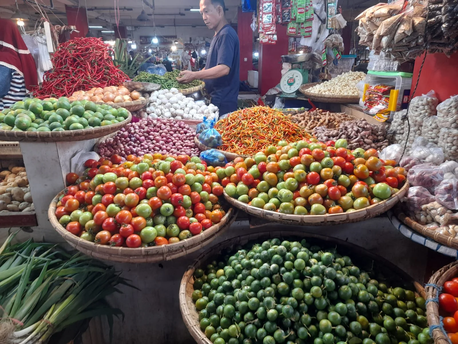 Harga Pangan Hari Ini: Cabai Rawit Rp75.550, Telur Ayam Rp32.350 per Kg