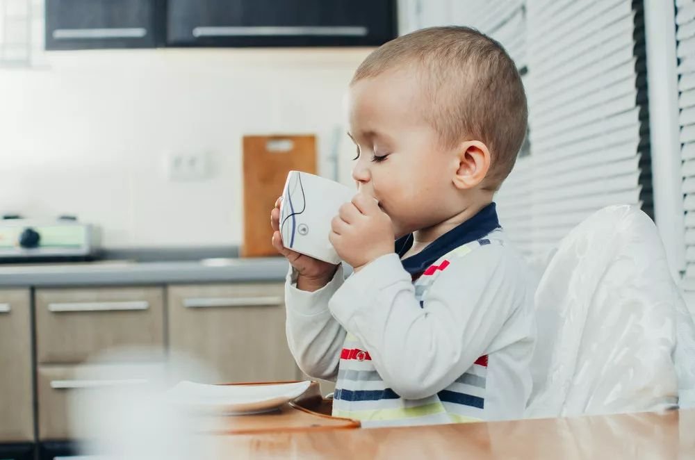 Viral Ibu Beri Balita Kopi Sachet dan Susu Kental Manis, Ahli Ingatkan Bahaya Gula Tinggi