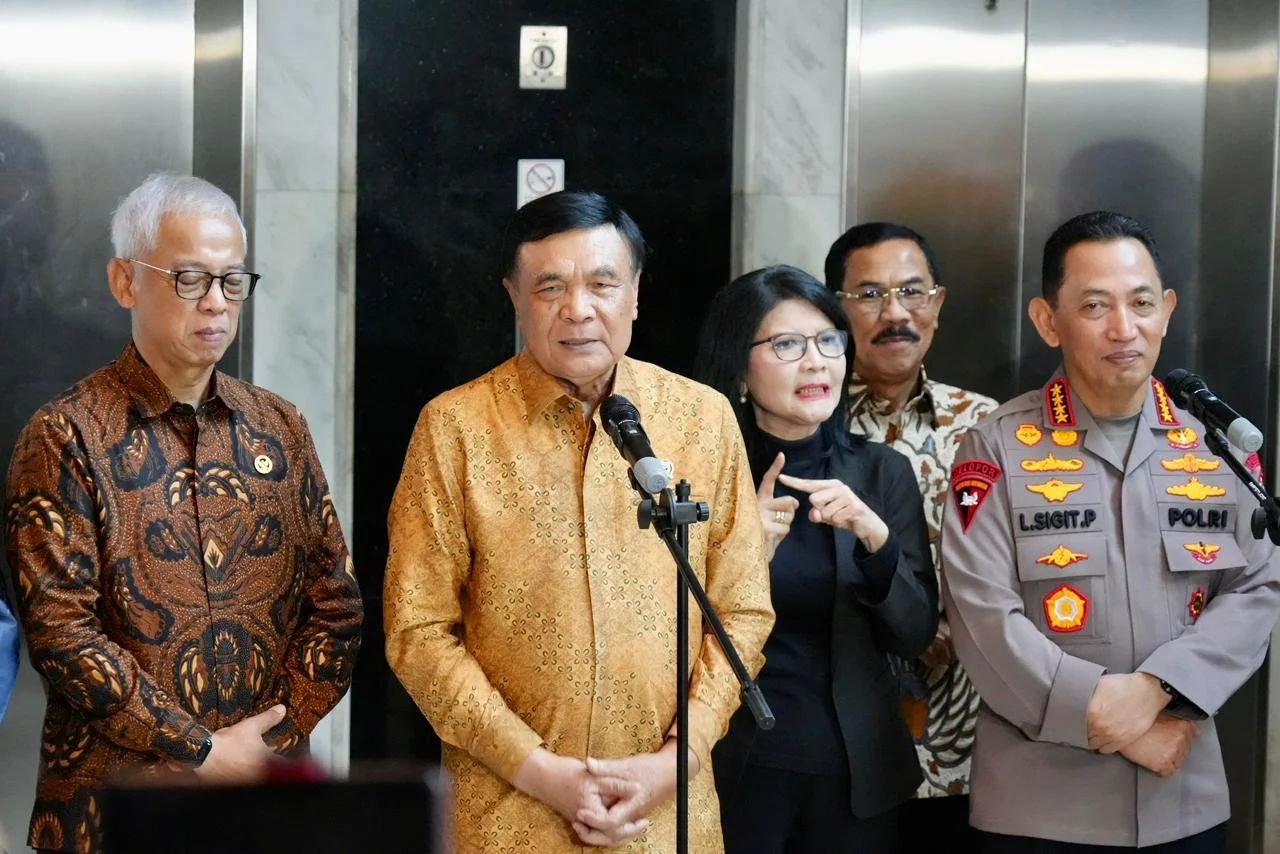 Tingkatkan Kepercayaan Publik, Menko Polkam Tegaskan Pengawasan Polri Harus Profesional