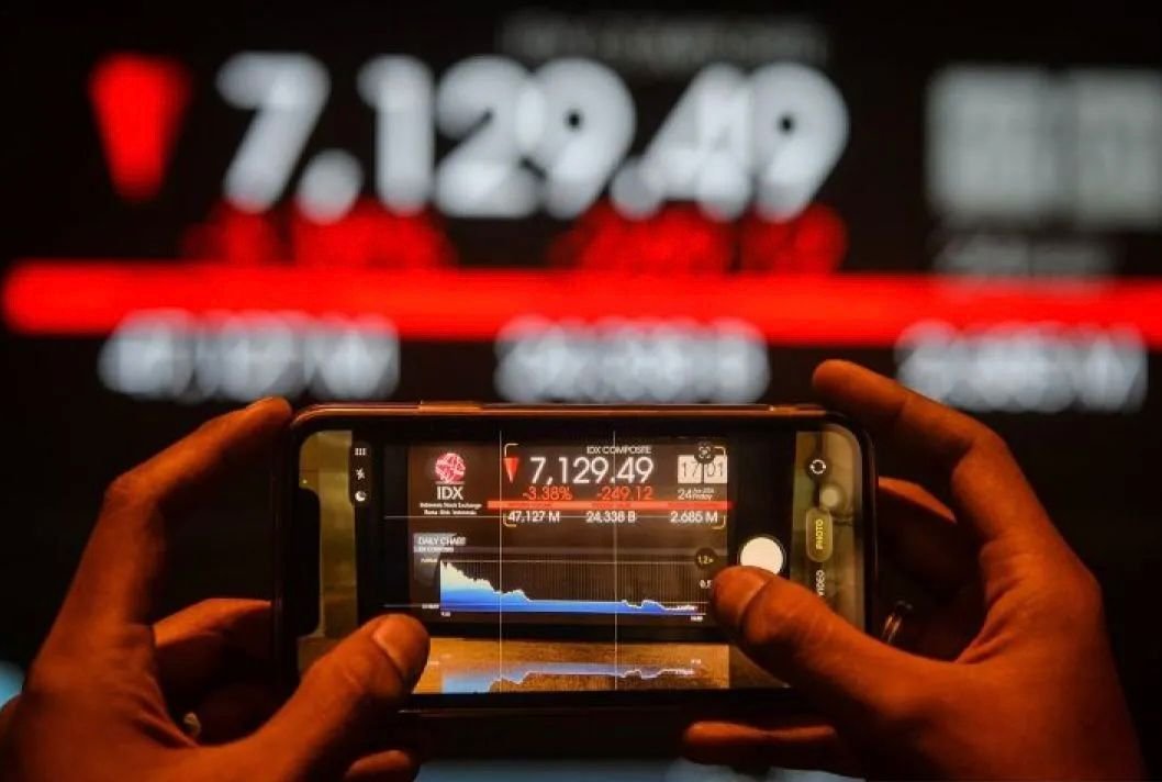 Saham Tambang Masih Dibayangi Isu Royalti, IHSG Melemah di Awal Perdagangan