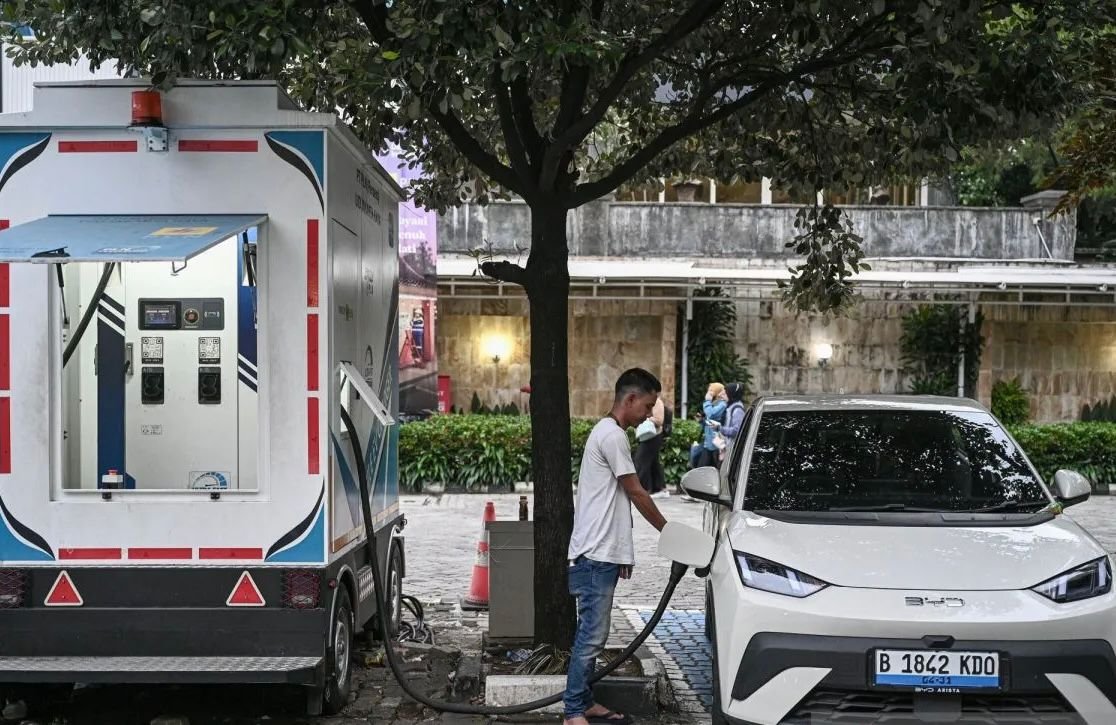Insentif EV dan Energi Bersih Dinilai Indef Dorong Pertumbuhan Ekonomi