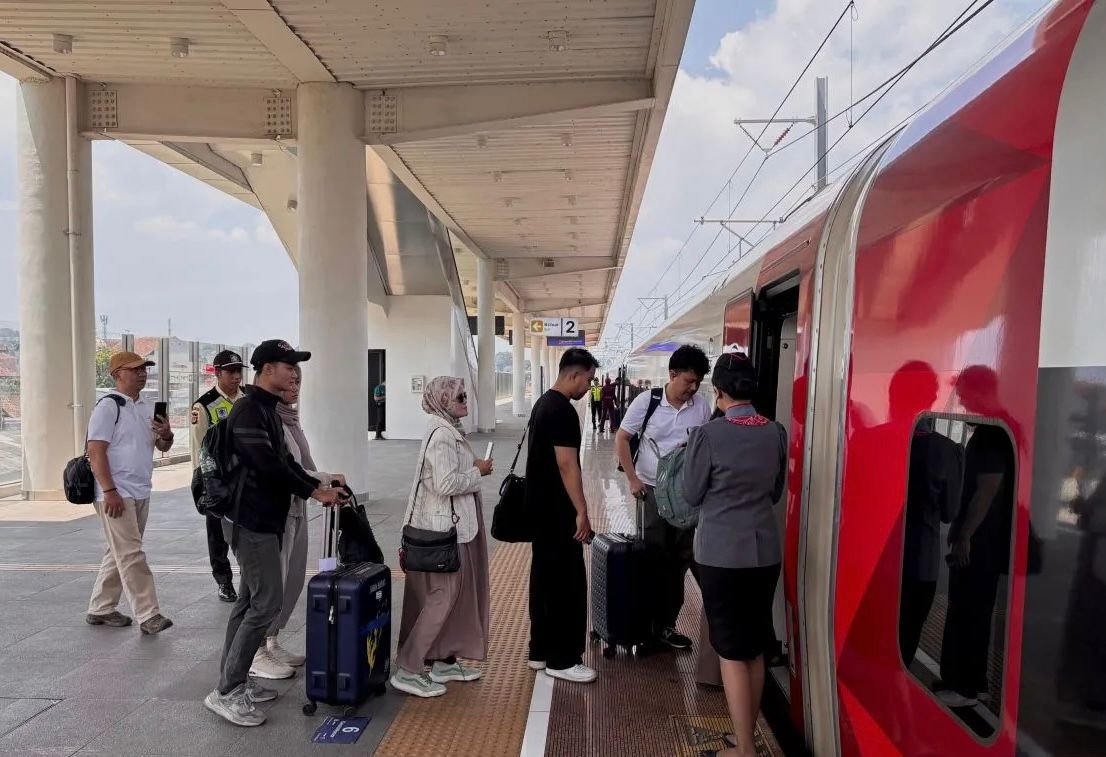 Momentum Libur Panjang, KCIC Catat 53 Ribu Tiket Whoosh Ludes Terjual