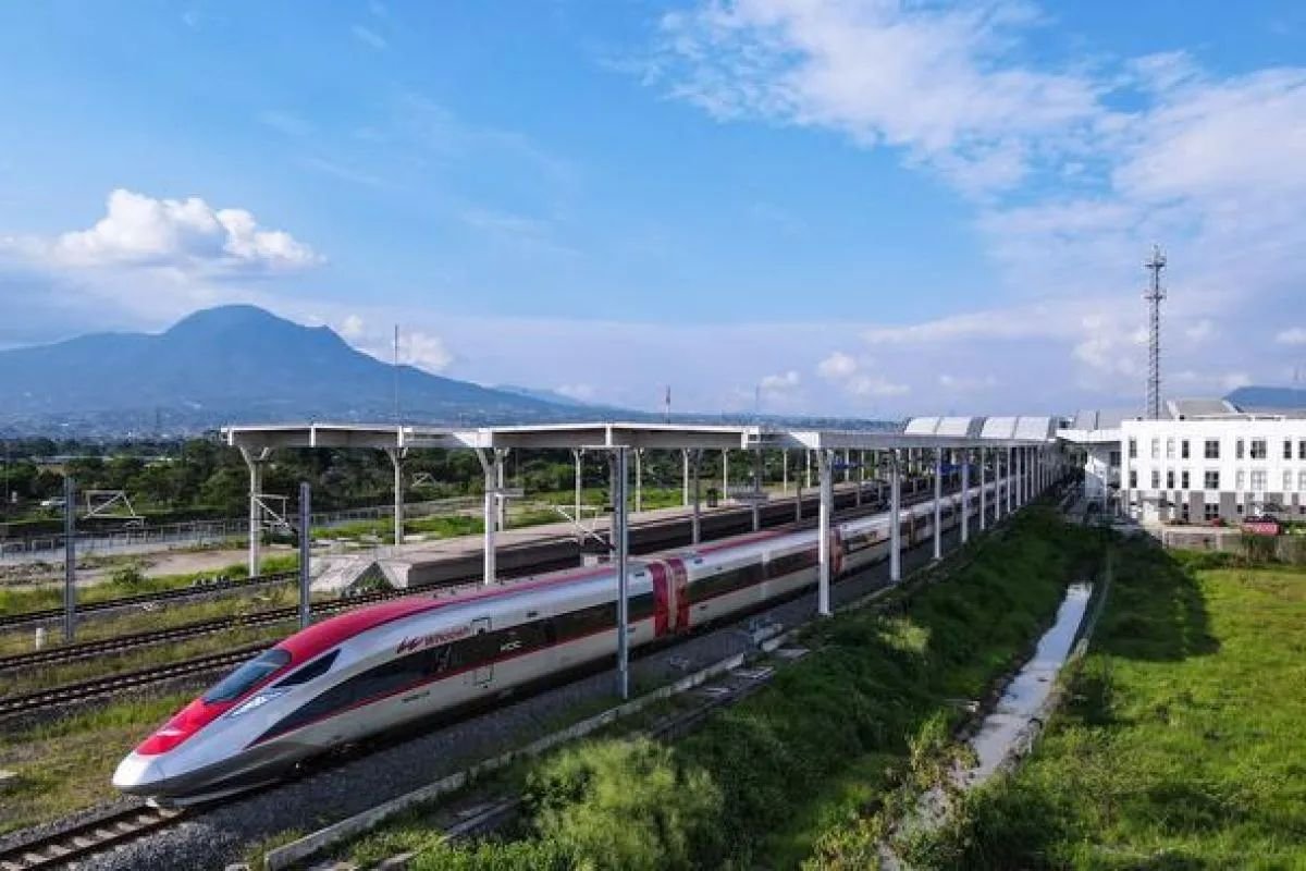 Tiket Libur Panjang Mulai Diburu, Whoosh Tambah Kapasitas 3.000 Kursi