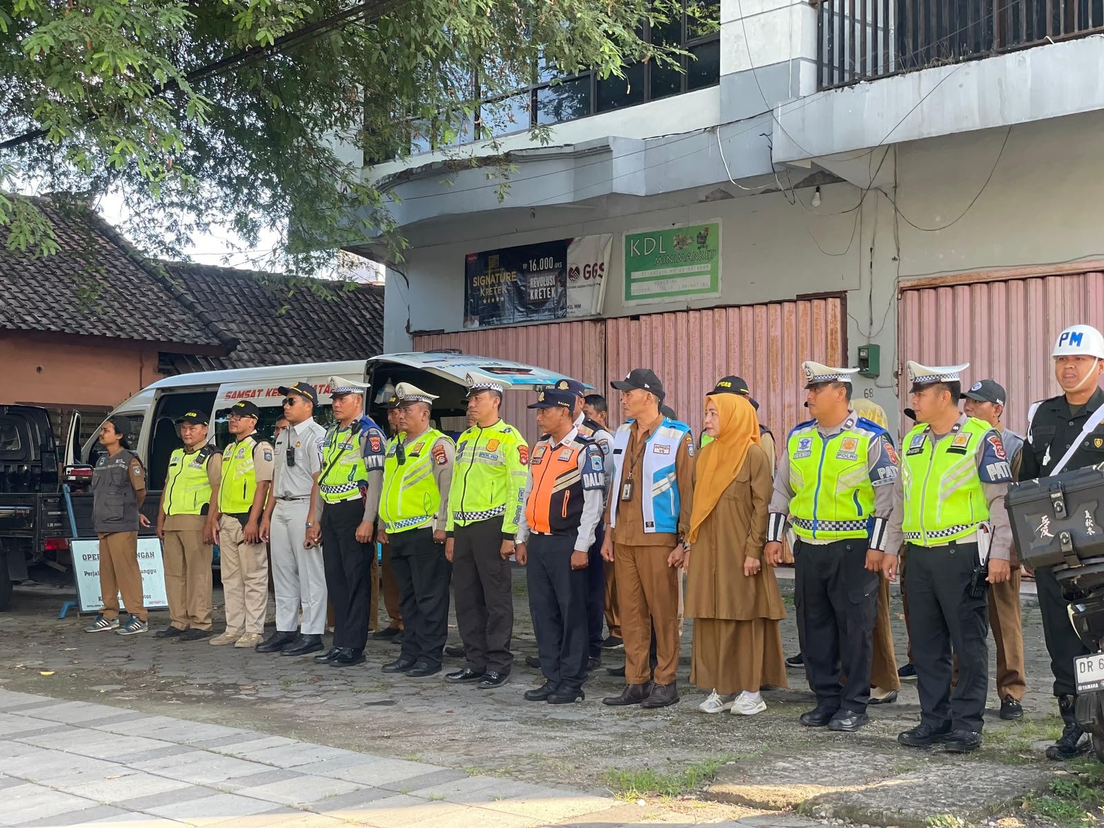 Jasa Raharja NTB Bersama Mitra Laksanakan Operasi Gabungan untuk Meningkatkan Kepatuhan dan Keselamatan Berlalu Lintas