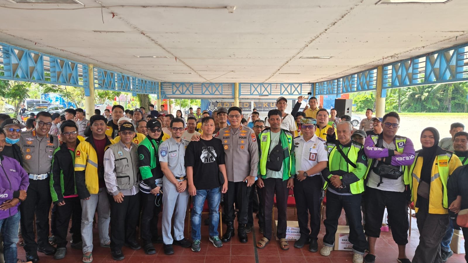 Jasa Raharja Cabang Tarakan bersama Polda Kaltara Edukasi Ojol Tertib Berlalu Lintas di Tanjung Selor
