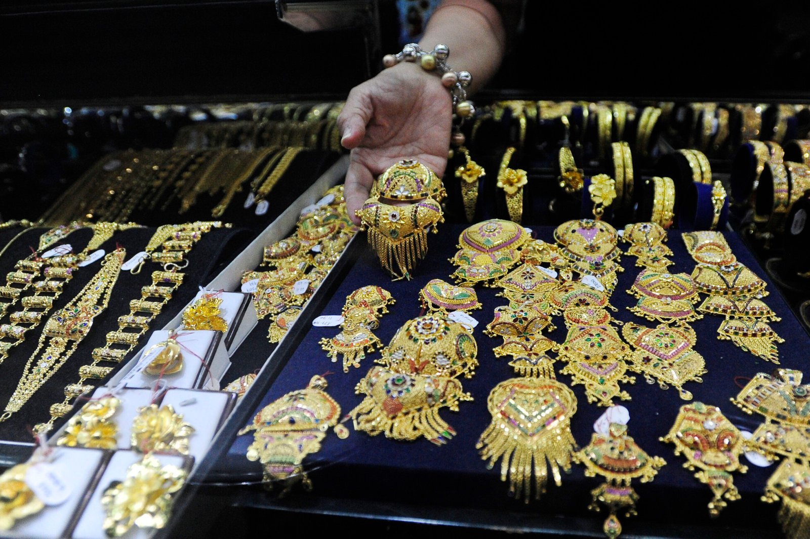 Harga Emas Perhiasan di Pasar Domestik Bergerak Variatif, Berikut Daftar Terbarunya