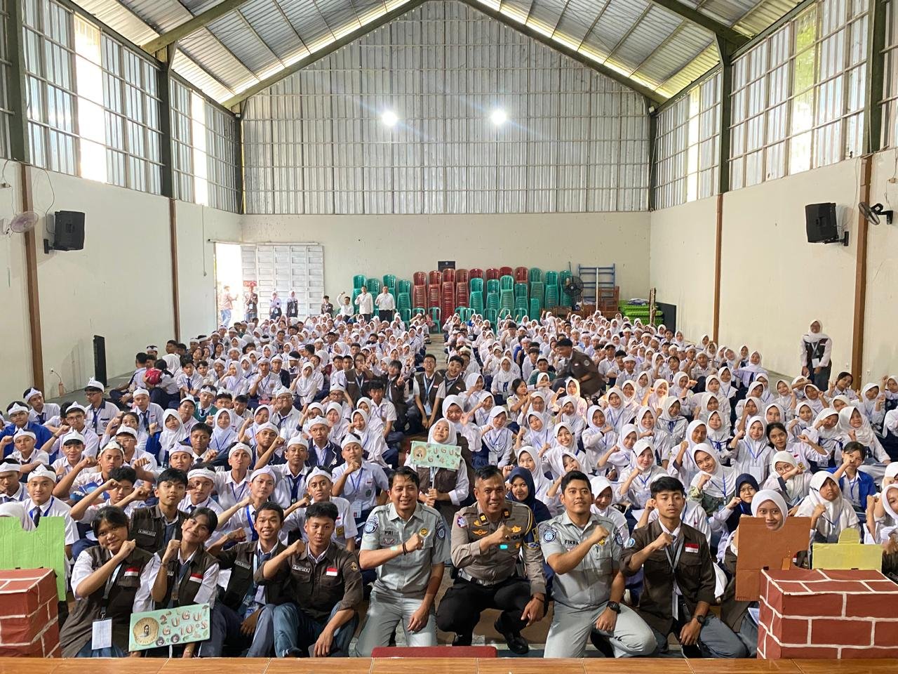 Jasa Raharja Cabang Sukabumi Bersama Satlantas Polres Kota Sukabumi Gelar Program Pengajar Peduli Keselamatan Lalu Lintas (PPKL) di Sekolah Maung SMA N 2 Kota Sukabumi