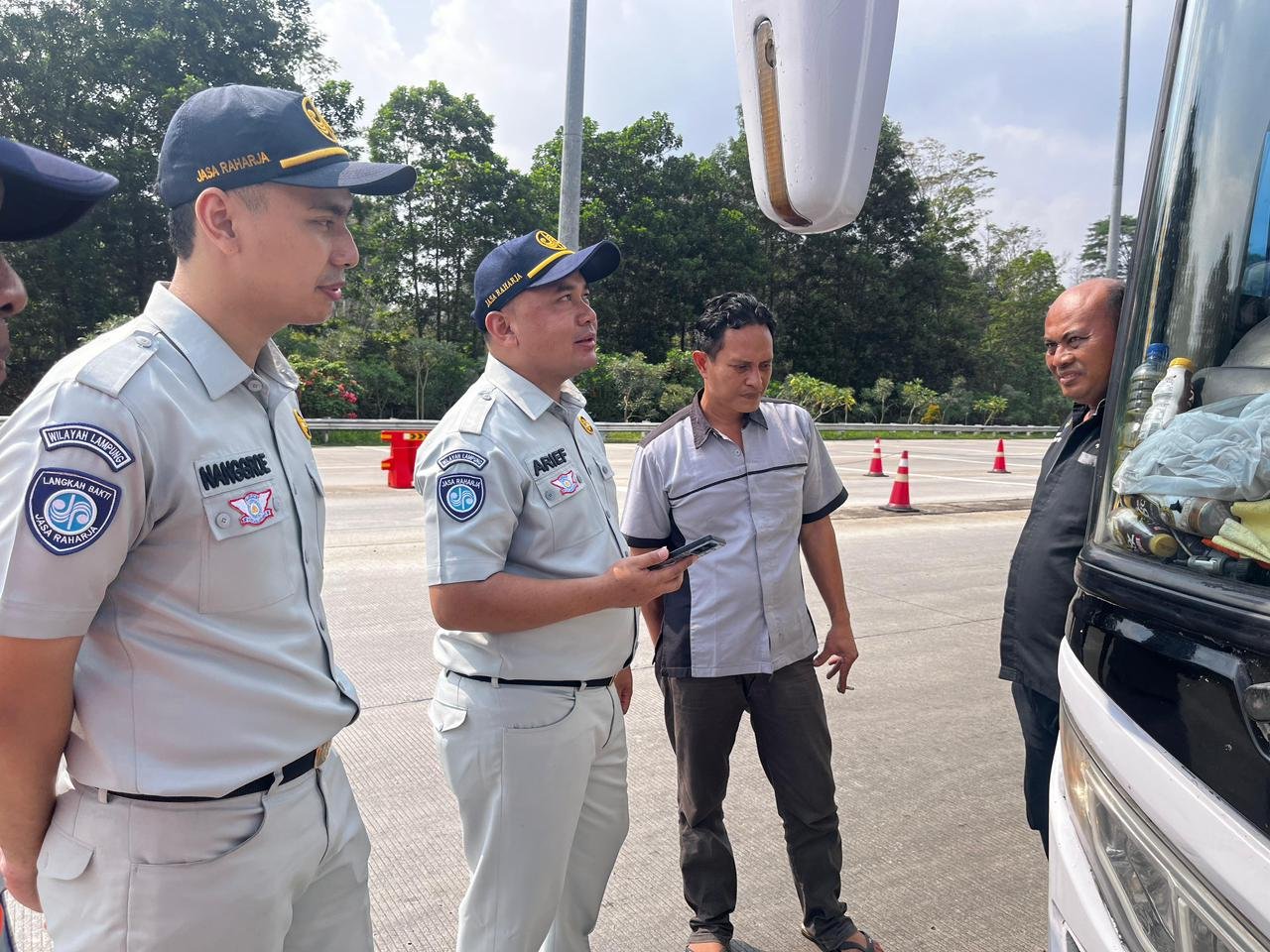 Ramp Check Bus Pariwisata di Tol Kota Baru, Jasa Raharja Perkuat Pengawasan Keselamatan Selama Libur Sekolah
