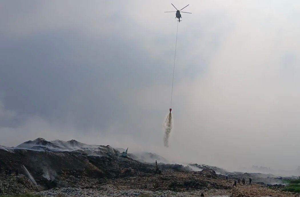 Jinakkan Kebakaran TPA Jatiwaringin, BNPB Andalkan Metode Suntik Lahan