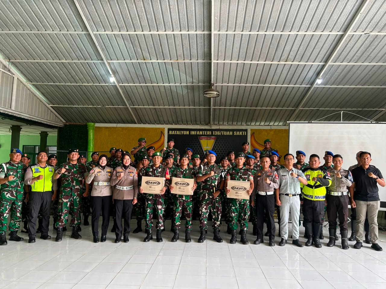 Jasa Raharja, Ditlantas Polda Kepri dan Astra Honda Motor Wilayah Kepri Gelar Safety Riding dan PPGD di Mayonif 136/TS