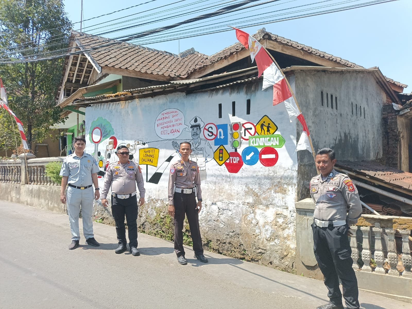 Tingkatkan Tertib Berlalu Lintas, PT Jasa Raharja (Persero) Cabang Cirebon Bersama Polres Cirebon Kota Dan Polres Kuningan Wujudkan Kampung Tertib Lalu Lintas