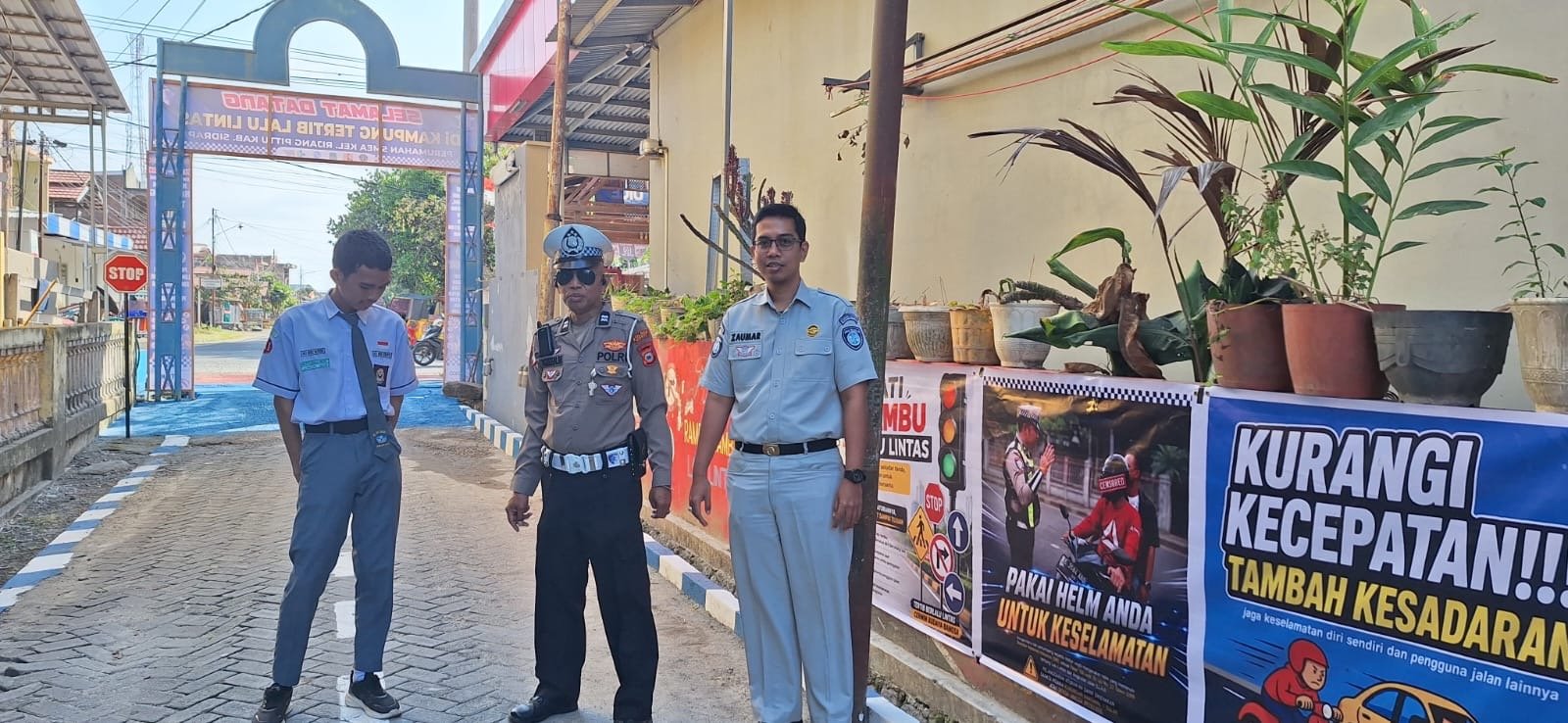 PT Jasa Raharja (Persero) Cabang Parepare Bersama Kasatlantas Polres Sidrap Dan Stakeholder Terkait Perkuat Sinergi Dalam Mewujudkan Kampung Tertib Lalu Lintas Di Kabupaten Sidrap
