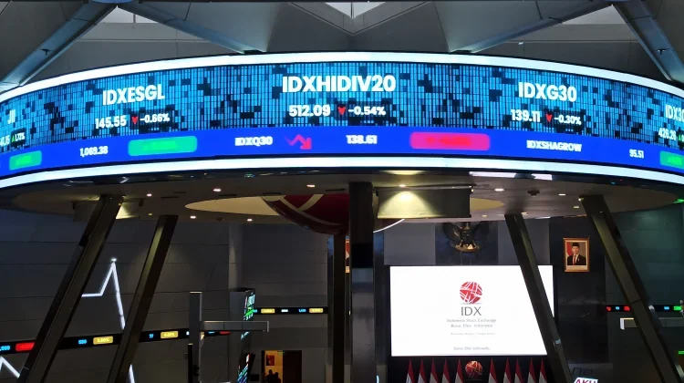 Perdagangan Akhir Pekan, IHSG Naik 0,14 Persen dan Bertengger di Level 6.352