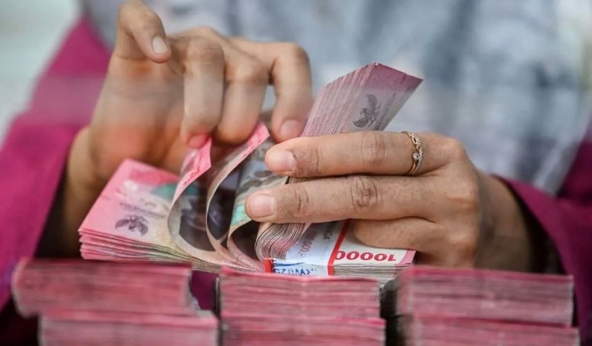 Defisit Transaksi Berjalan Picu Respons Negatif, Rupiah Kembali Melemah