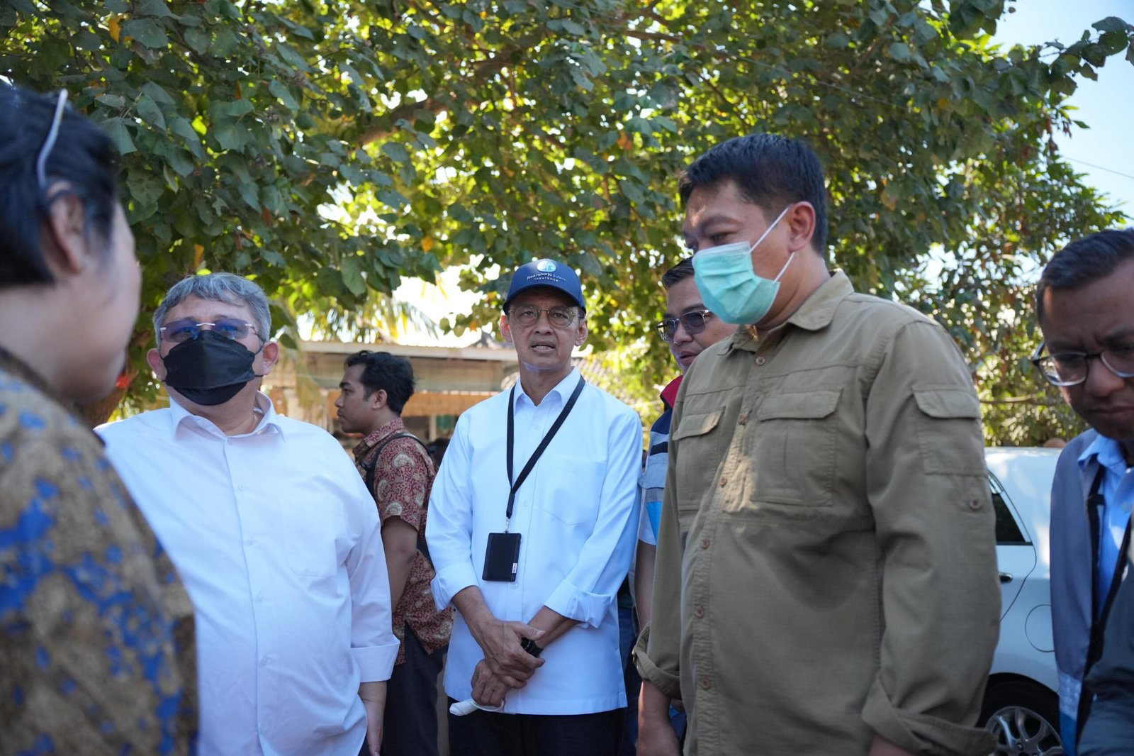 Jasaraharja Putera Dukung Pemulihan Desa Adat Sade dan Pelestarian Tradisi Tenun Melalui Bantuan CSR-ESG
