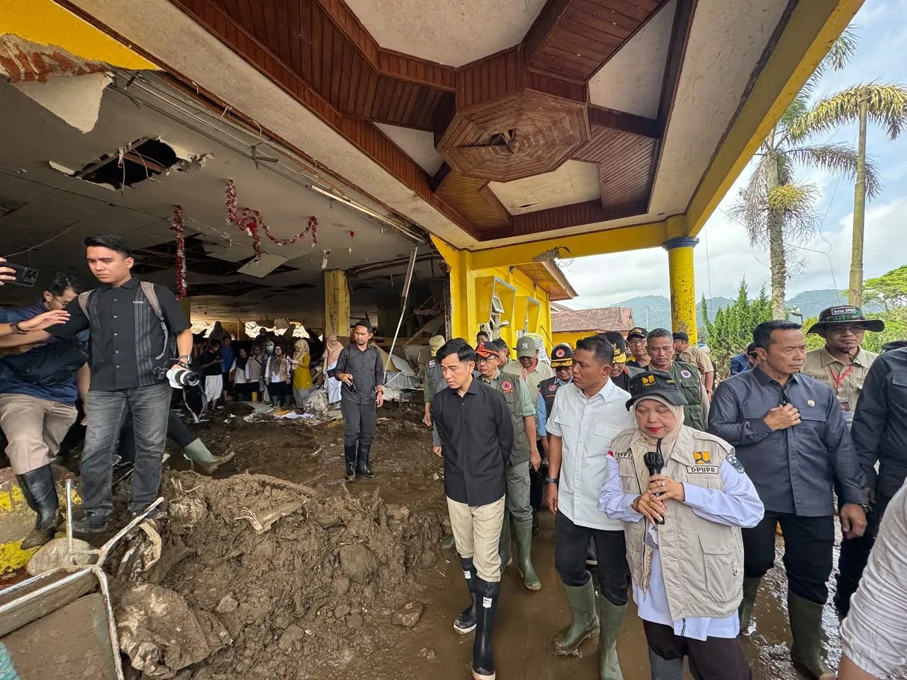 Wapres Cek Langsung Kerusakan Infrastruktur Bencana di Solok Sumbar