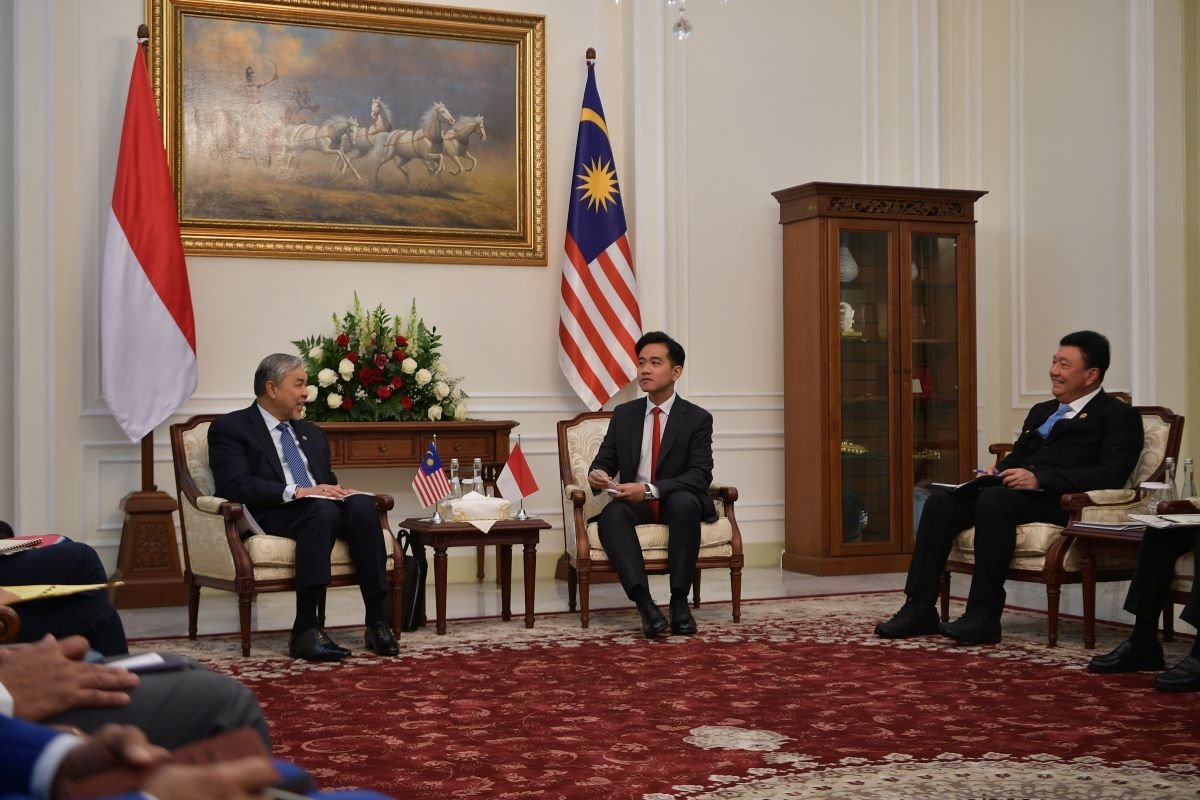 Wapres Gibran Rakabuming Raka Bahas Penguatan Kerja Sama dengan Wakil PM Malaysia