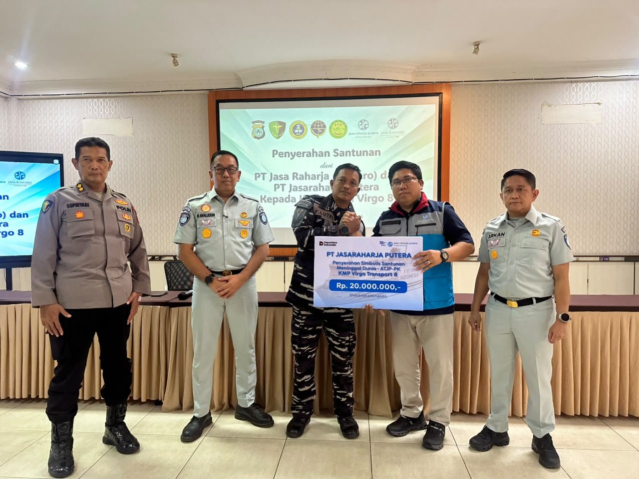 Jasaraharja Putera Serahkan Santunan bagi Keluarga ABK Korban KM Virgo Transport 8